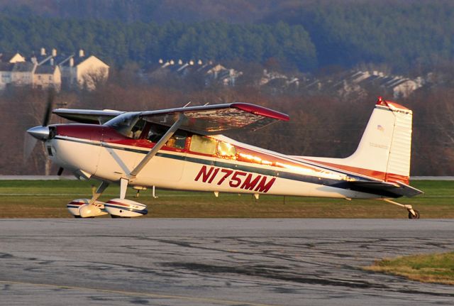 Cessna Skywagon 180 (N175MM) - Seen at KFDK on 11/22/2009.      a href=http://discussions.flightaware.com/profile.php?mode=viewprofile&u=269247  [ concord977 profile ]/a