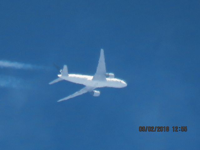 Boeing 777-200 (N794UA)
