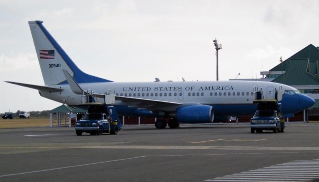 Boeing 737-700 (N90540)