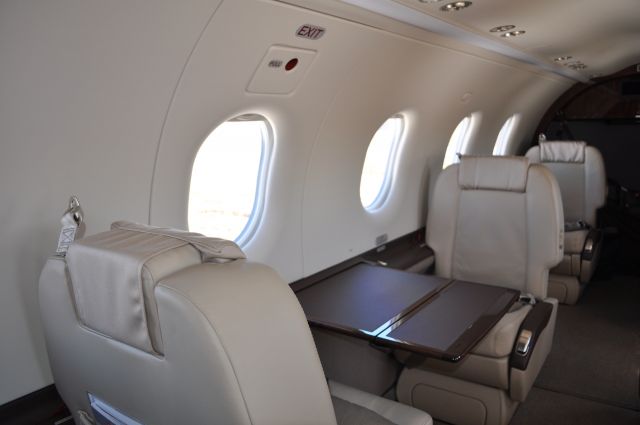 Pilatus PC-12 (N315NG) - club seating arrangement with stowable tables