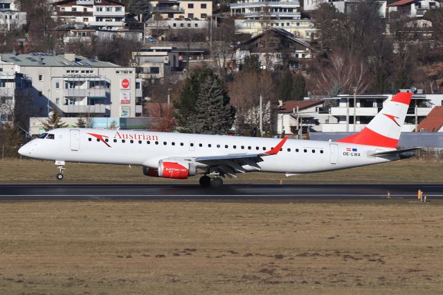 EMBRAER 195 (OE-LWA)