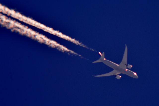 Boeing 787-8 — - United 4 London Heathrow to  Houston Bush Intctl over Cleveland 39,000 ft. 06-21-16. 
