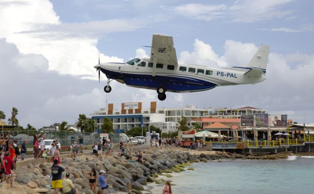 PS-PAL — - landing all the way from brazil