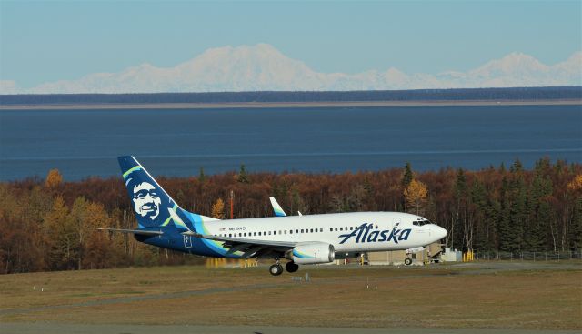 Boeing 737-700 (N619AS)