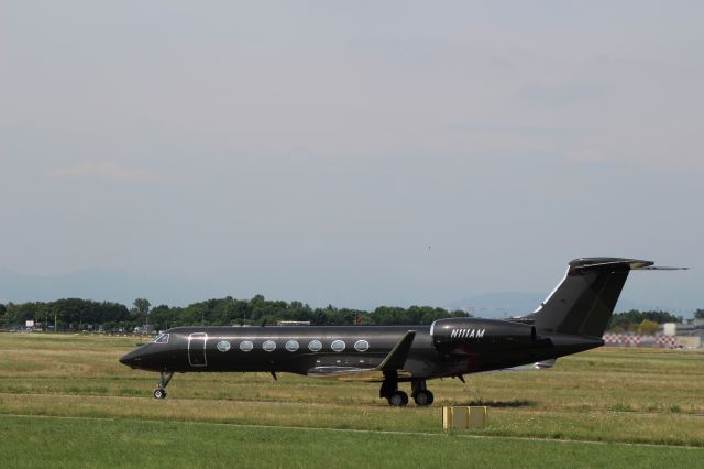 Gulfstream Aerospace Gulfstream V (N111AM)