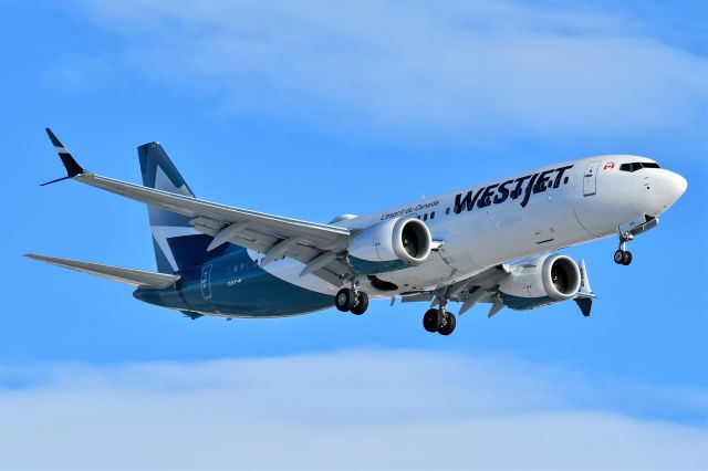 Boeing 737 MAX 8 (C-FCTK) - Westjet Boeing 737 MAX 8 arriving at YYC on Dec 29.