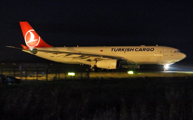Airbus A330-200 (TC-JDO) - turkish cargo a330-200f tc-jdo taxing for dep from shannon 11/12/16.