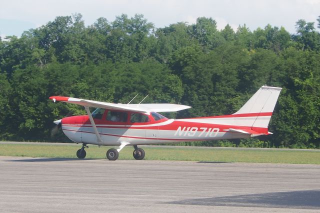 Cessna Skyhawk (N19710)