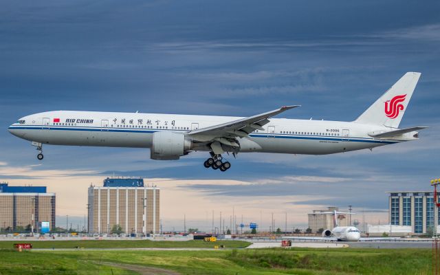 BOEING 777-300ER (B-2086) - First visit of an Air China plane to YYZ...