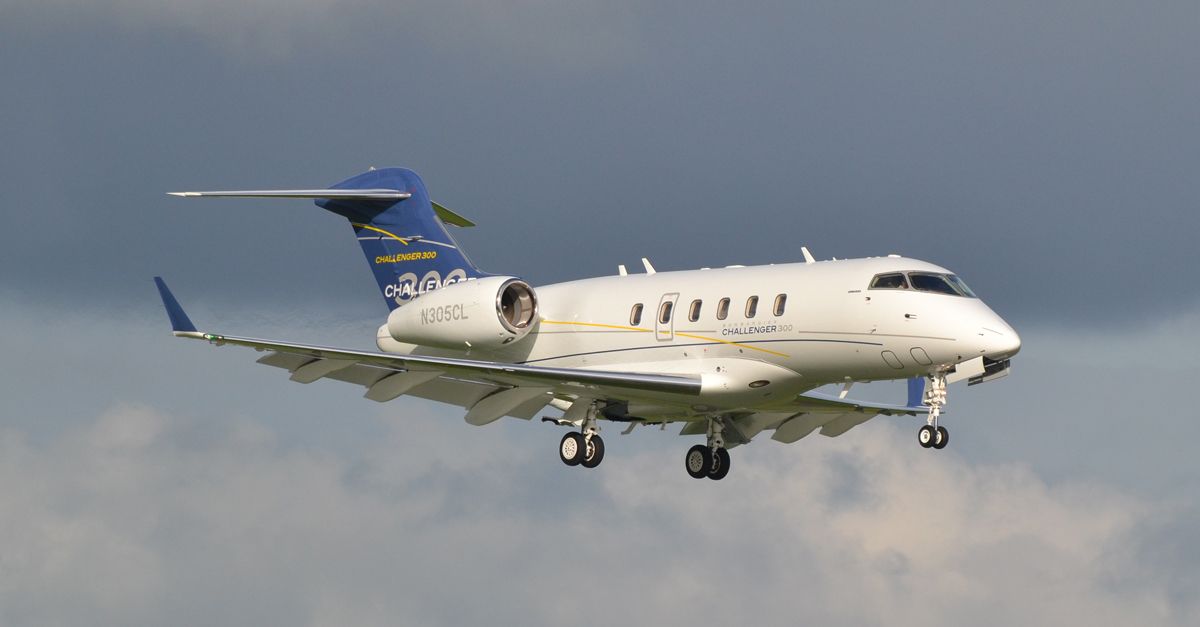 Bombardier Challenger 300 (N305CL)