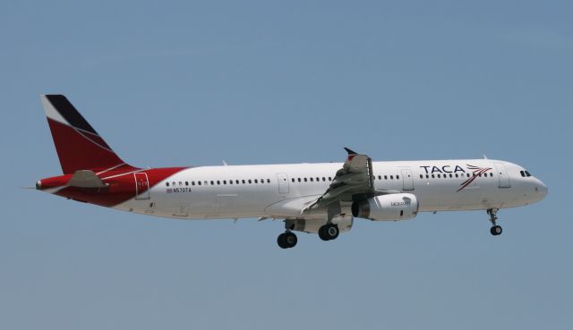 Airbus A321 (N570TA)