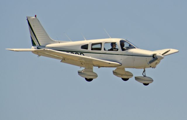 Piper Cherokee (N29220) - 1979 PIPER PA-28-161   landing runway three-zero, Merced Regional Airport (KMCE)