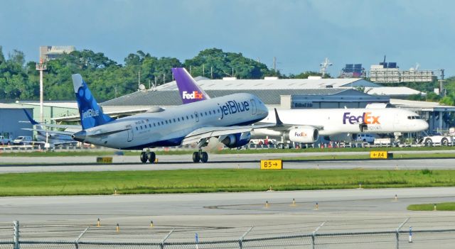 Embraer ERJ-190 (N187JB)