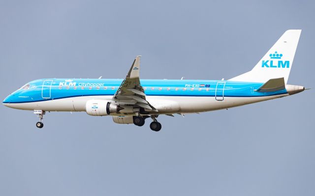 EMBRAER 175 (long wing) (PH-EXO)