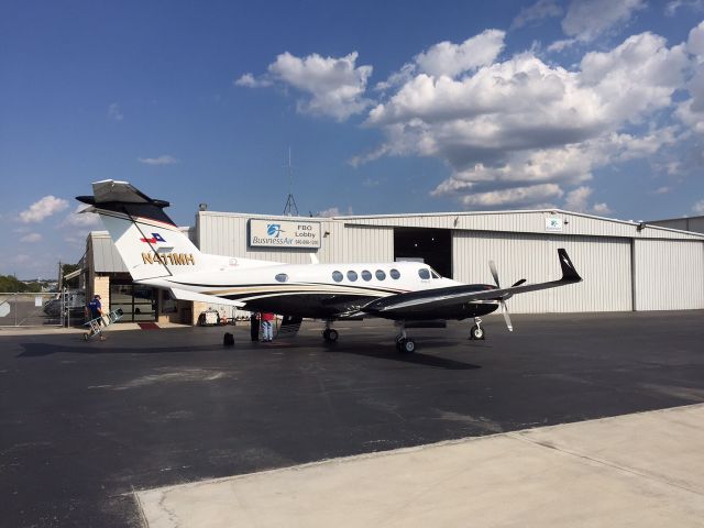 Beechcraft Super King Air 200 (N411MH)