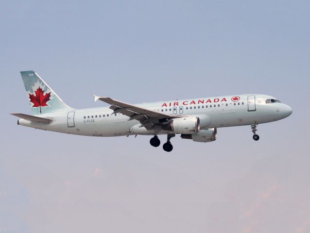 Airbus A320 (C-FLSS) - Air Canadas A320.