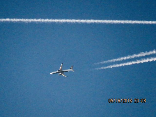 Boeing 737-800 (N396DA)