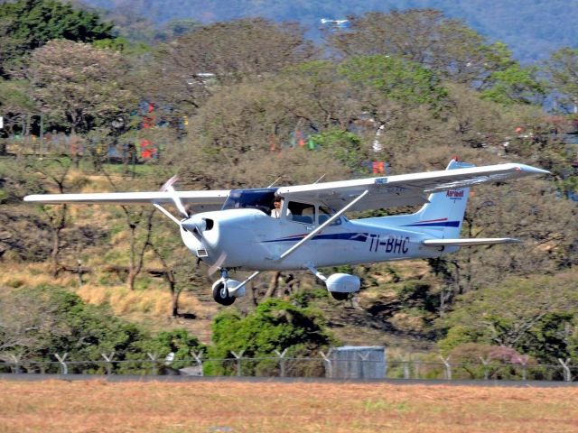 Cessna Skyhawk (TI-BHC)