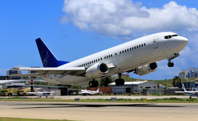 BOEING 737-400 (N314XA)