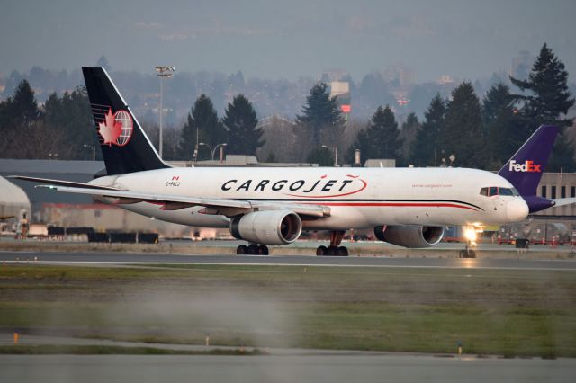 Boeing 757-200 (C-FKCJ)