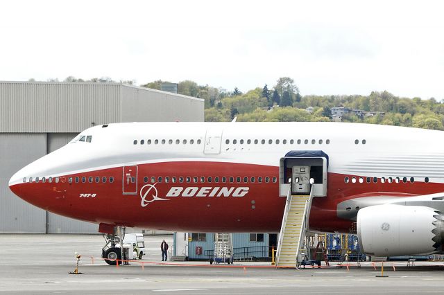 BOEING 747-8 (N6067E)