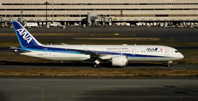 Boeing 787-9 Dreamliner (JA836A)