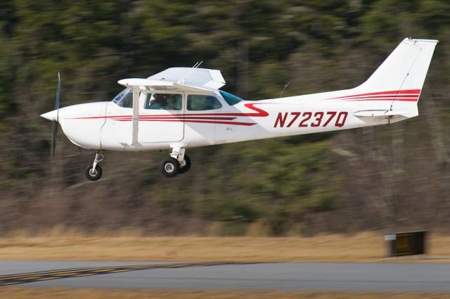 Cessna Skyhawk (N7237Q) - 28_Jan_2010