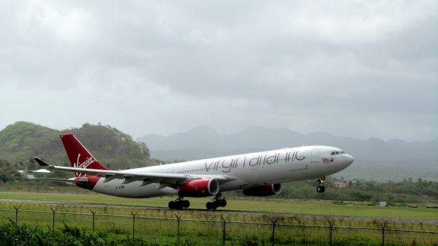 Airbus A330-300 (G-VGBR)