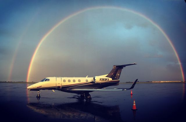 Embraer Phenom 300 (N369FX)