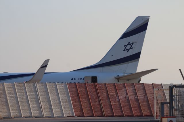 Boeing 737-800 (4X-EKI)