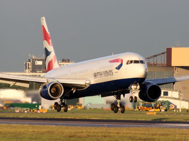 BOEING 767-300 (G-BNWN)