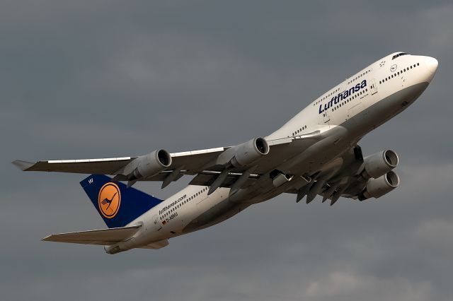 Boeing 747-400 (D-ABVU)