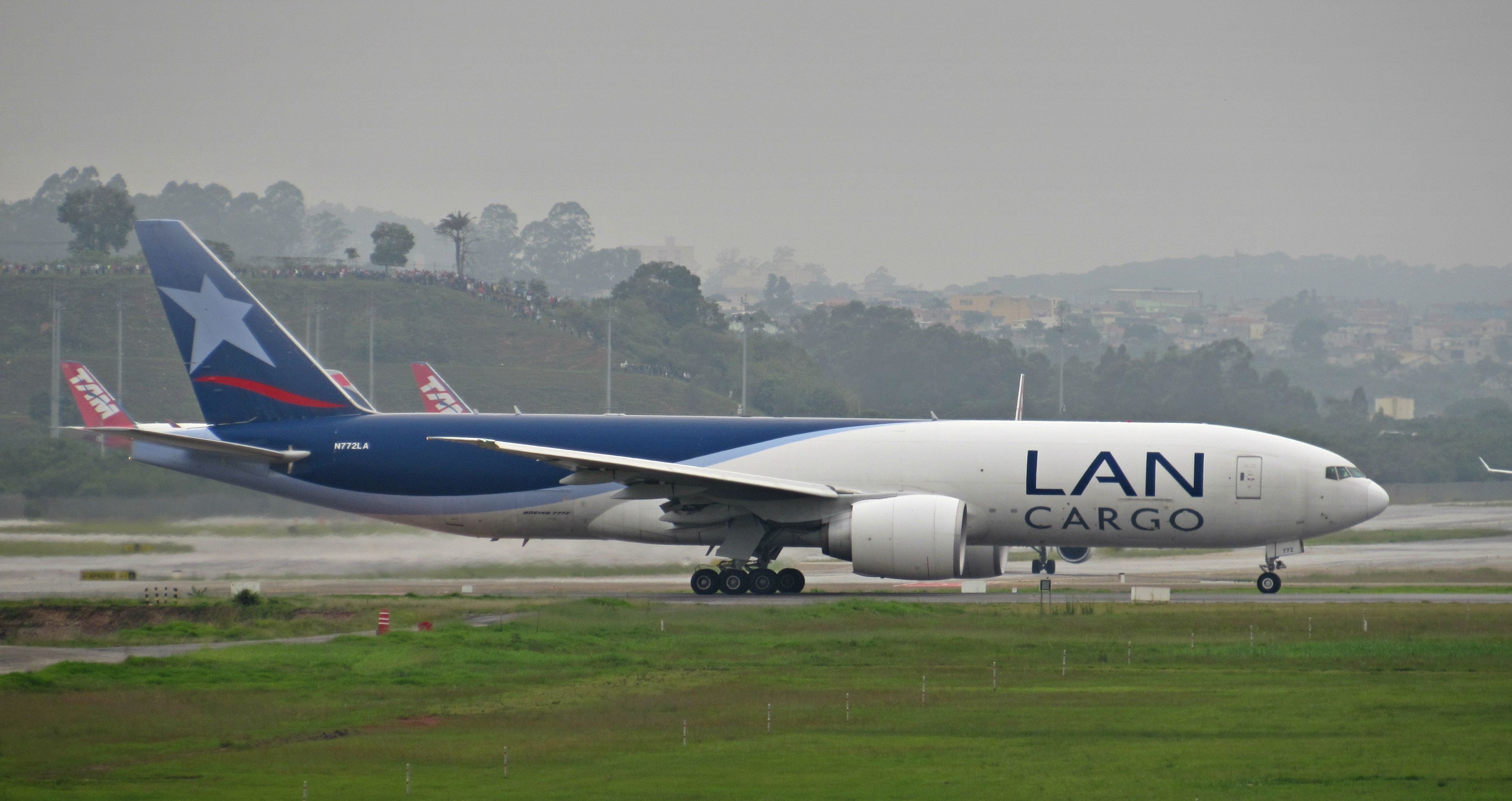 BOEING 777-200LR (N772LA) - Foto: Gustavo Queiroz