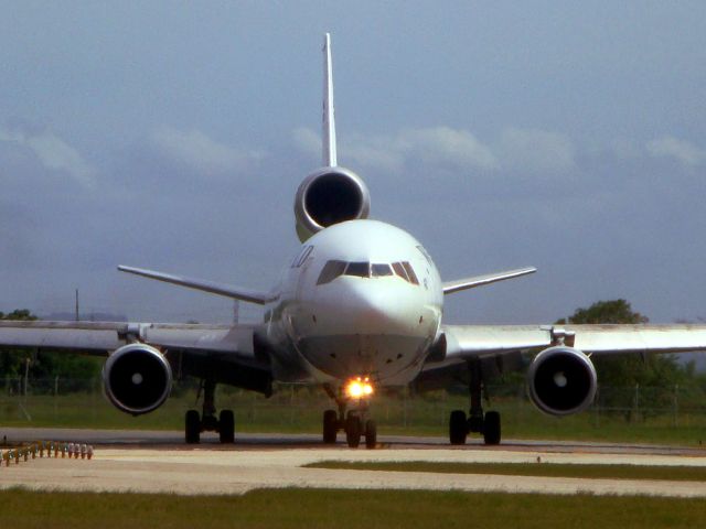 Boeing MD-11 —