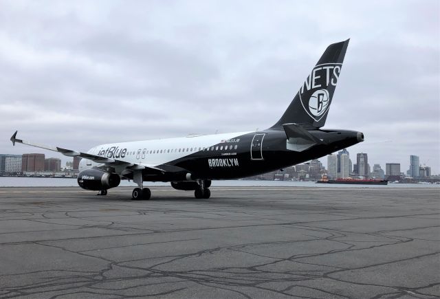 Airbus A320 (N633JB)