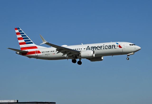 Boeing 737 MAX 8 (N357TY)