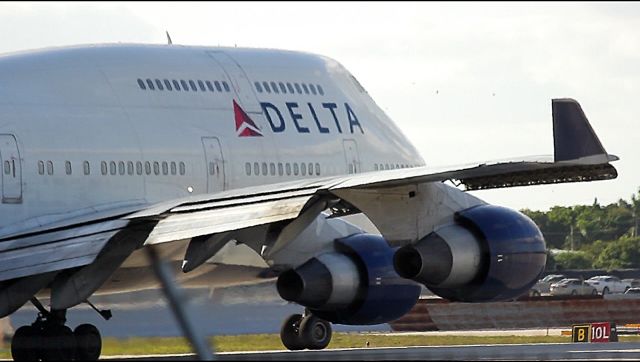 Boeing 747-400 (N665US) - Check out our video of this beauty on takeoff with 100% authentic and non-leveled sound! br /br /a rel=nofollow href=http://youtu.be/UNqTcpSmp4Mhttps://youtu.be/UNqTcpSmp4M/abr /br /Very rare military charter at FLL! 04/10/16