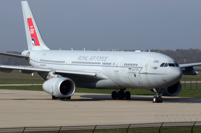 Airbus A330-200 (ZZ330)