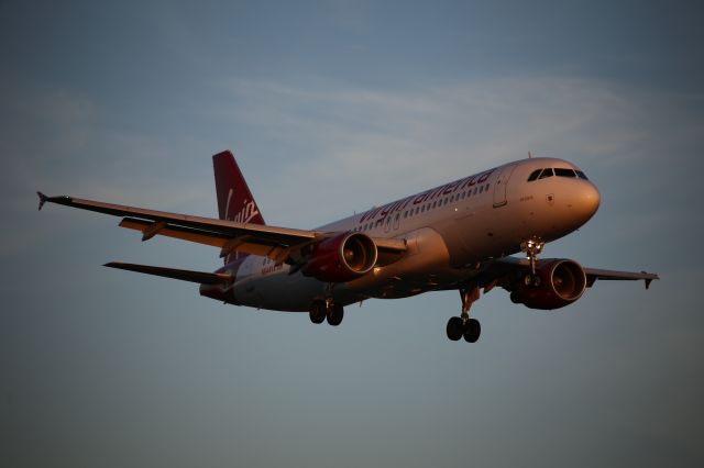 Airbus A320 (N844VA)