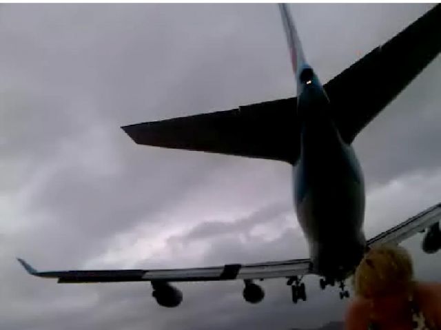 — — - St Maarten