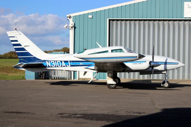 Cessna 310 (N310AJ) - 1-Nov-14