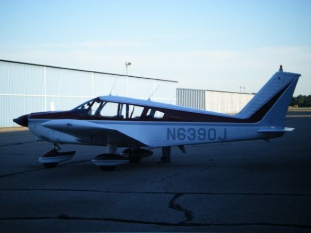 Piper Cherokee — - Piper Cherokee 180D