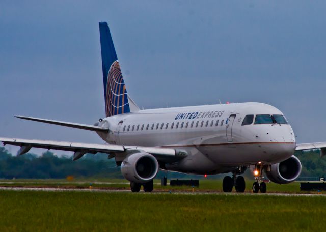Embraer 175 (N87306)