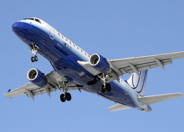 Embraer 170/175 (N641RW) - Clear blue skies and awesome reflections on the dark blue fuselage.