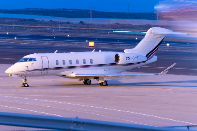 Canadair Challenger 350 (CS-CHE) - Airline: NetJets Europebr /Reg: CS-CHE br /Aircraft: Bombardier BD-100-1A10 Challenger 350br /Serial #: 20623