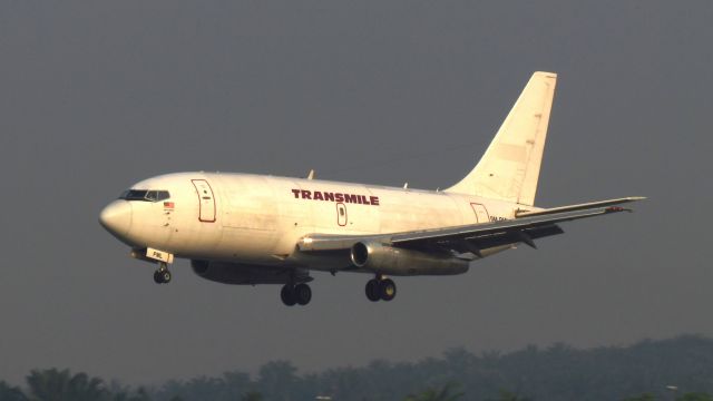 Boeing 737-700 (9M-PML)