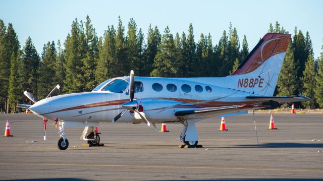 Cessna 421 (N88PE)