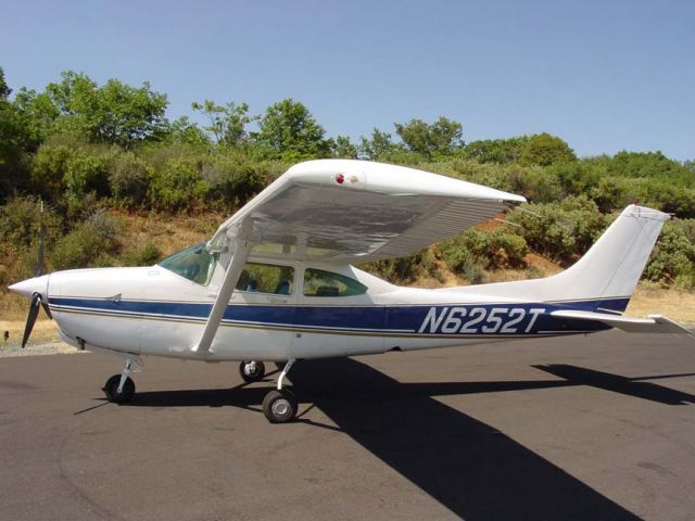 Cessna Skyhawk (N6252T)