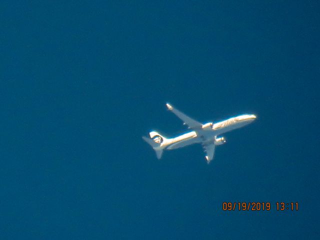 Boeing 737-900 (N453AS)