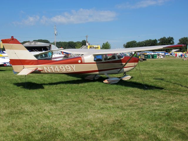 Cessna Skyhawk (N1499Y) - Oshkosh 2013!